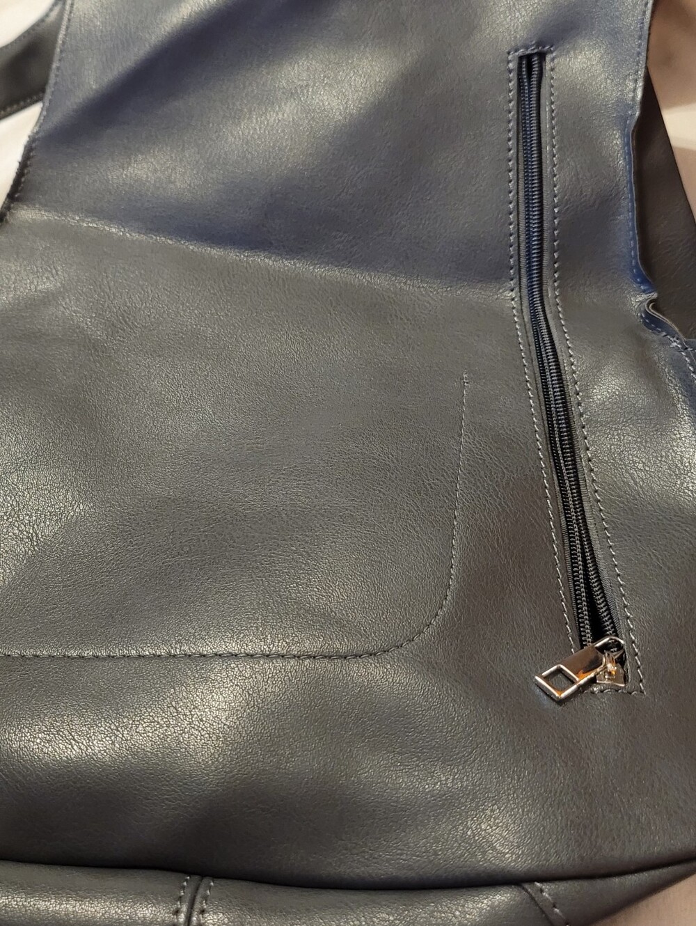 gray backpack - Picture 5 of 5